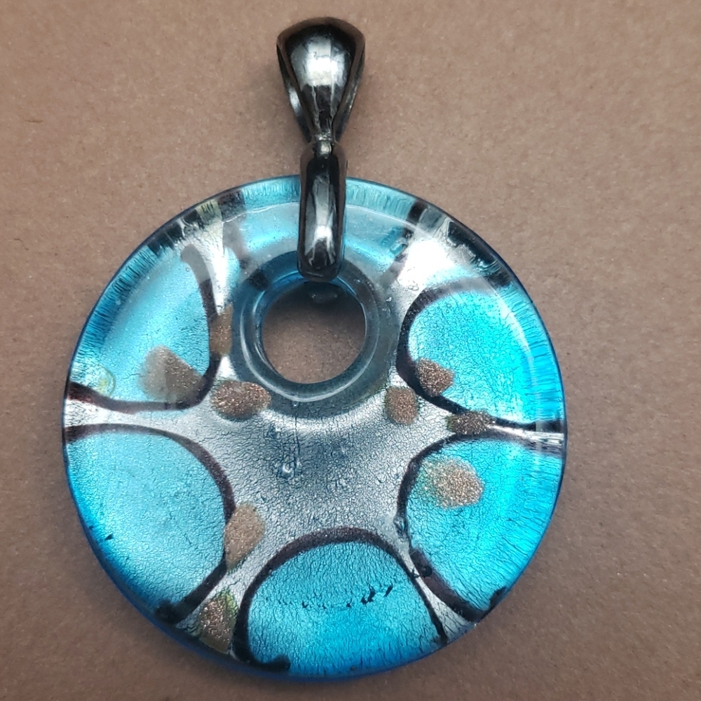 Five Glass Pendants - Picture 5 of 6